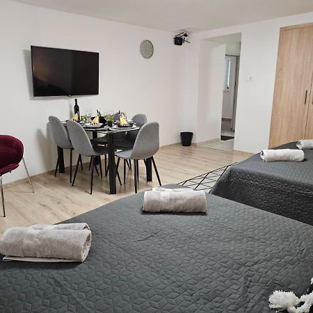 Holiness Apartmanok Segedin Dış mekan fotoğraf
