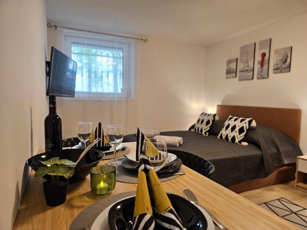 Holiness Apartmanok Segedin Dış mekan fotoğraf