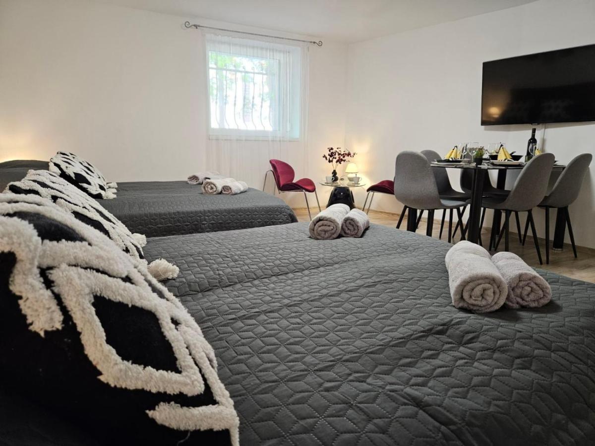 Holiness Apartmanok Segedin Dış mekan fotoğraf