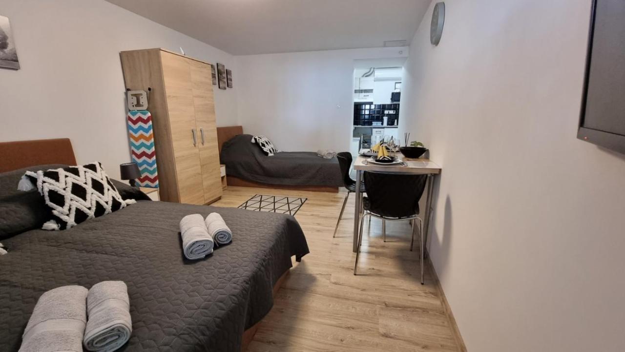 Holiness Apartmanok Segedin Dış mekan fotoğraf