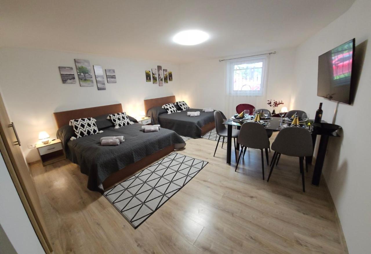 Holiness Apartmanok Segedin Dış mekan fotoğraf