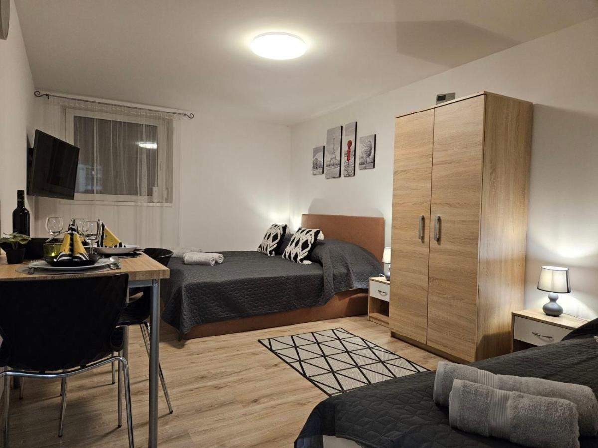 Holiness Apartmanok Segedin Dış mekan fotoğraf
