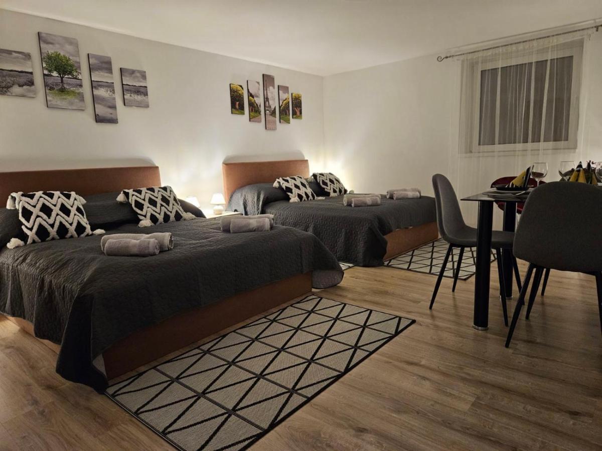 Holiness Apartmanok Segedin Dış mekan fotoğraf