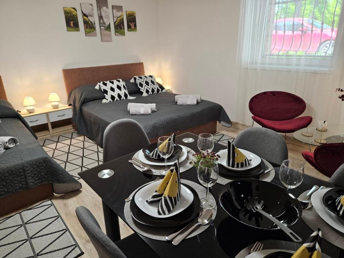 Holiness Apartmanok Segedin Dış mekan fotoğraf